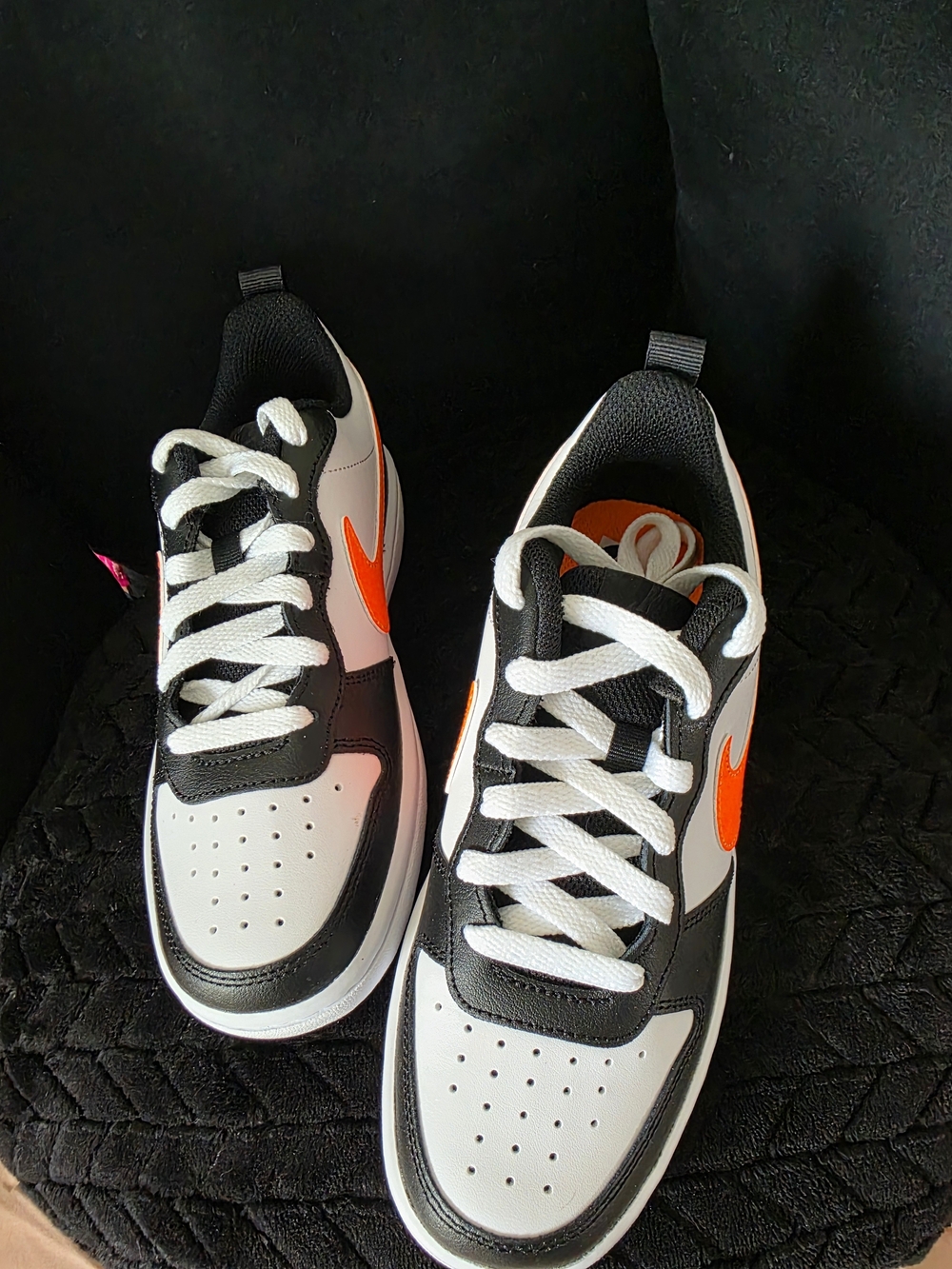 Nike Kids Low-Top Sneakers in White, Black & Orange